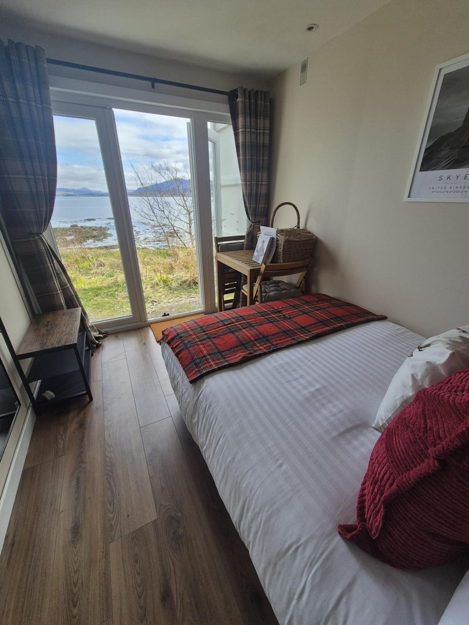 Corry Lodge Estate - Sheperds Huts Or Container Stays With Sea View Broadford (Isle of Skye) Exterior foto