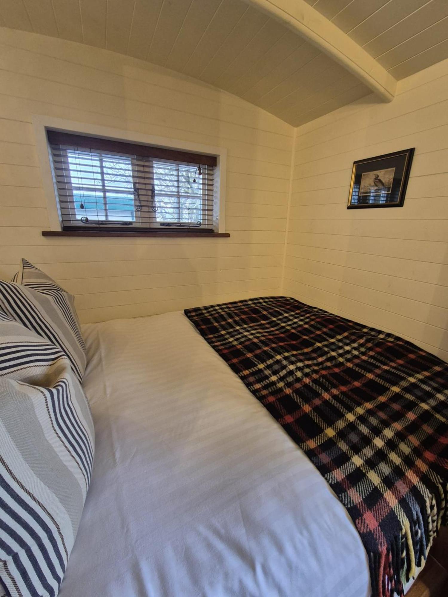 Corry Lodge Estate - Sheperds Huts Or Container Stays With Sea View Broadford (Isle of Skye) Exterior foto